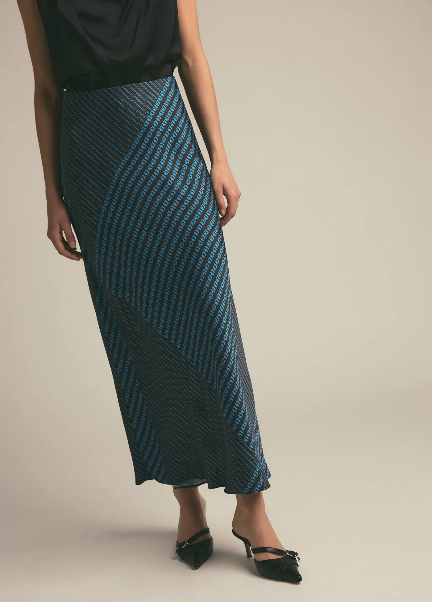 THE FAVORITE SKIRT