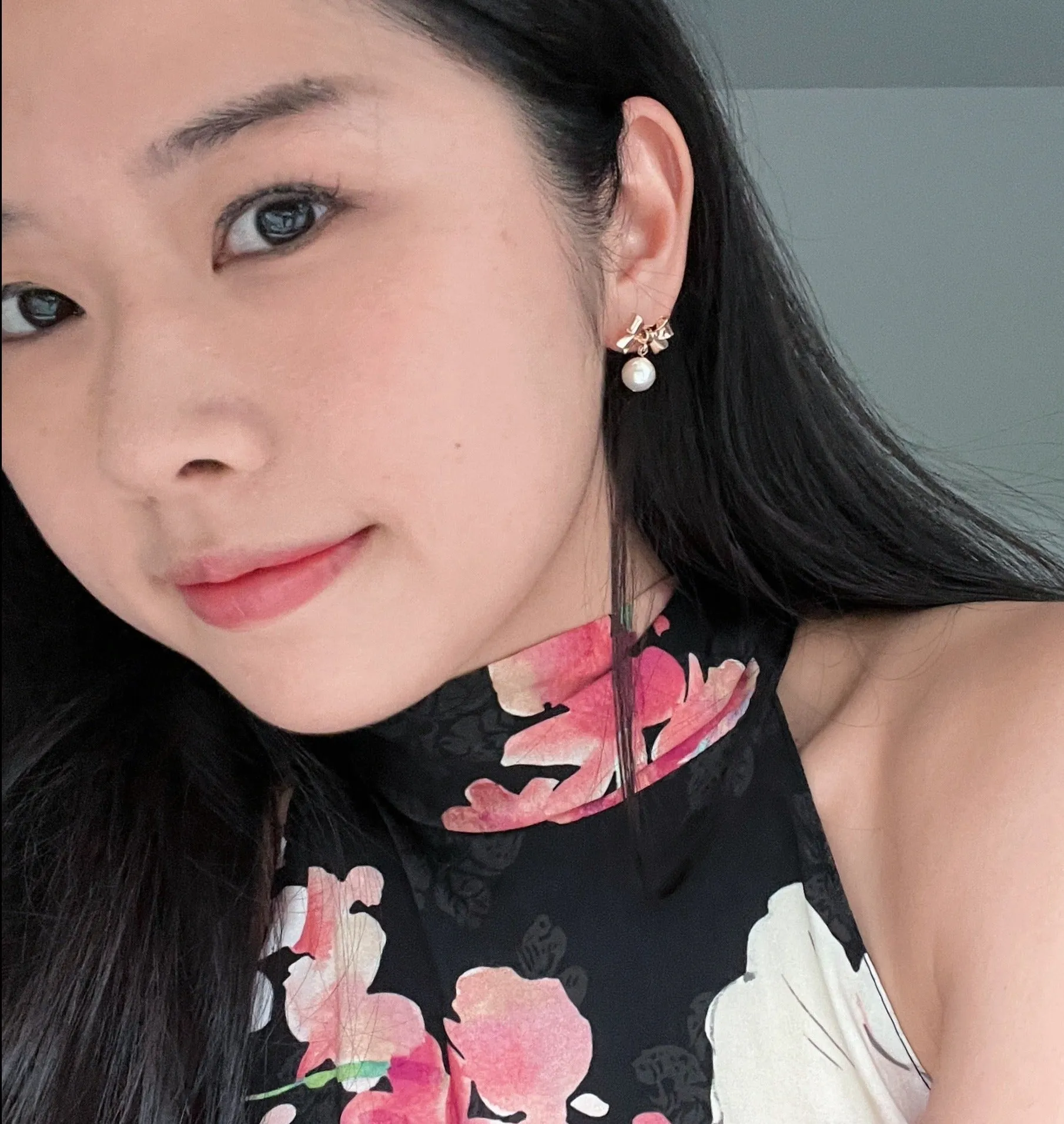 Vivienne S925 Silver Earrings w. Golden Bow & Pearl | Vintage Inspired