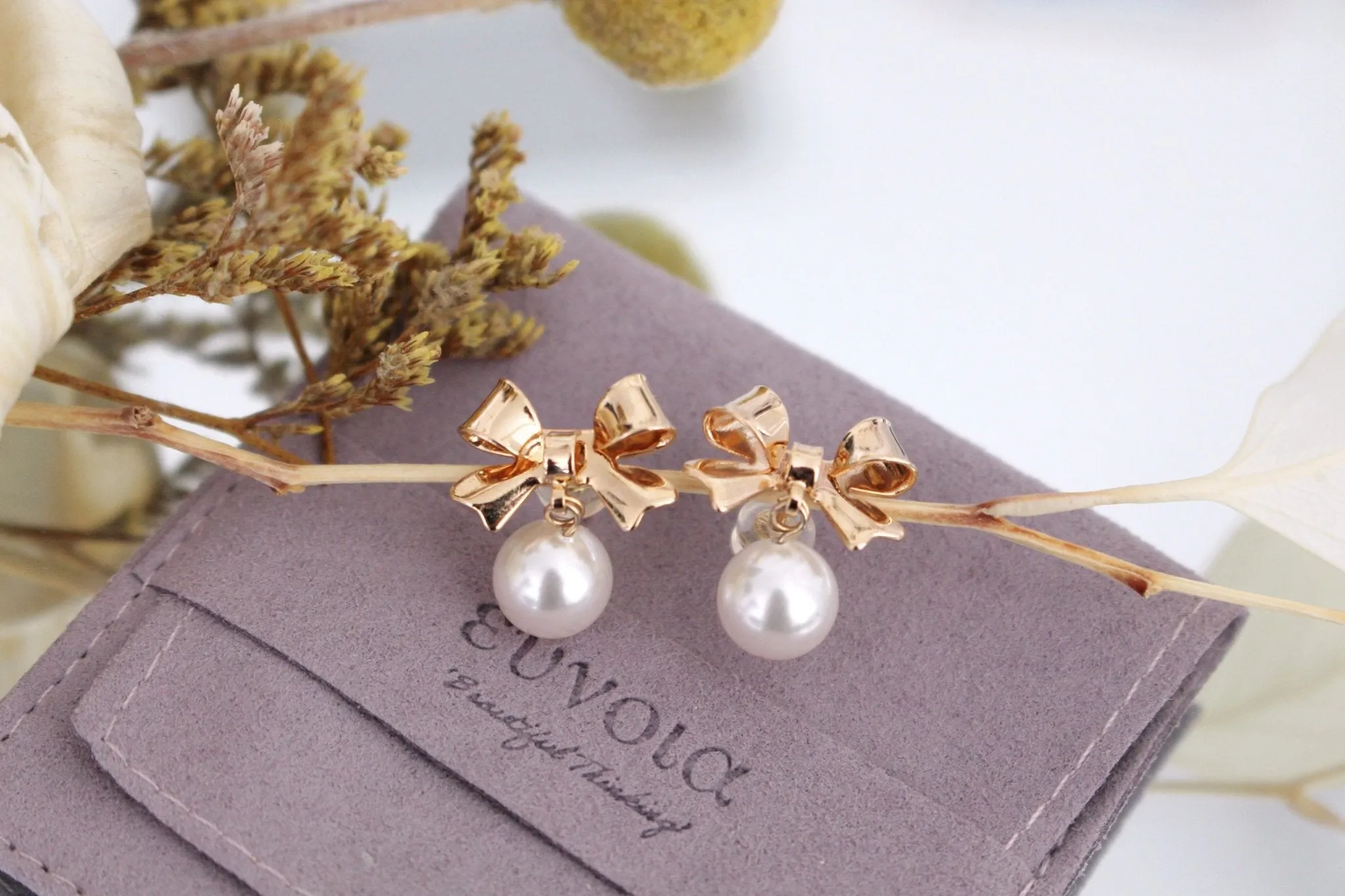 Vivienne S925 Silver Earrings w. Golden Bow & Pearl | Vintage Inspired